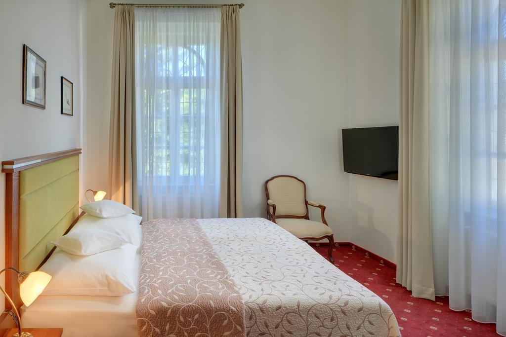 Gourmet Hotel Villa Patriot Mariánské Lázně Εξωτερικό φωτογραφία